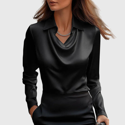 JULIA™ | Blouse avec un éclat luxueux et un col plissé