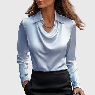 JULIA™ | Blouse avec un éclat luxueux et un col plissé
