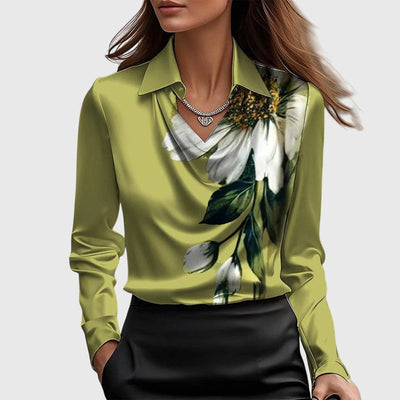 JULIA™ | Blouse avec un éclat luxueux et un col plissé